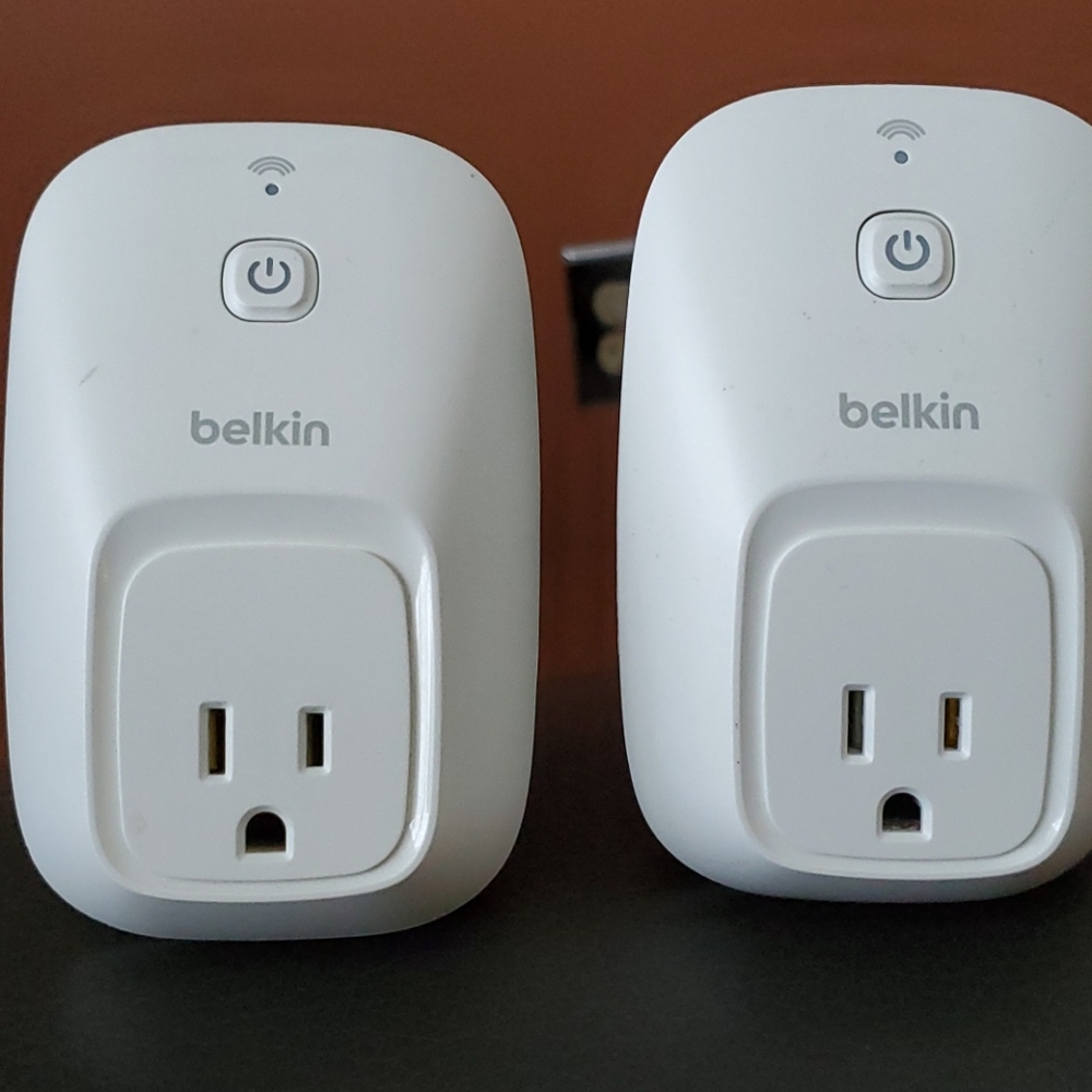 2 Belkin Wemo Smart Plugs
